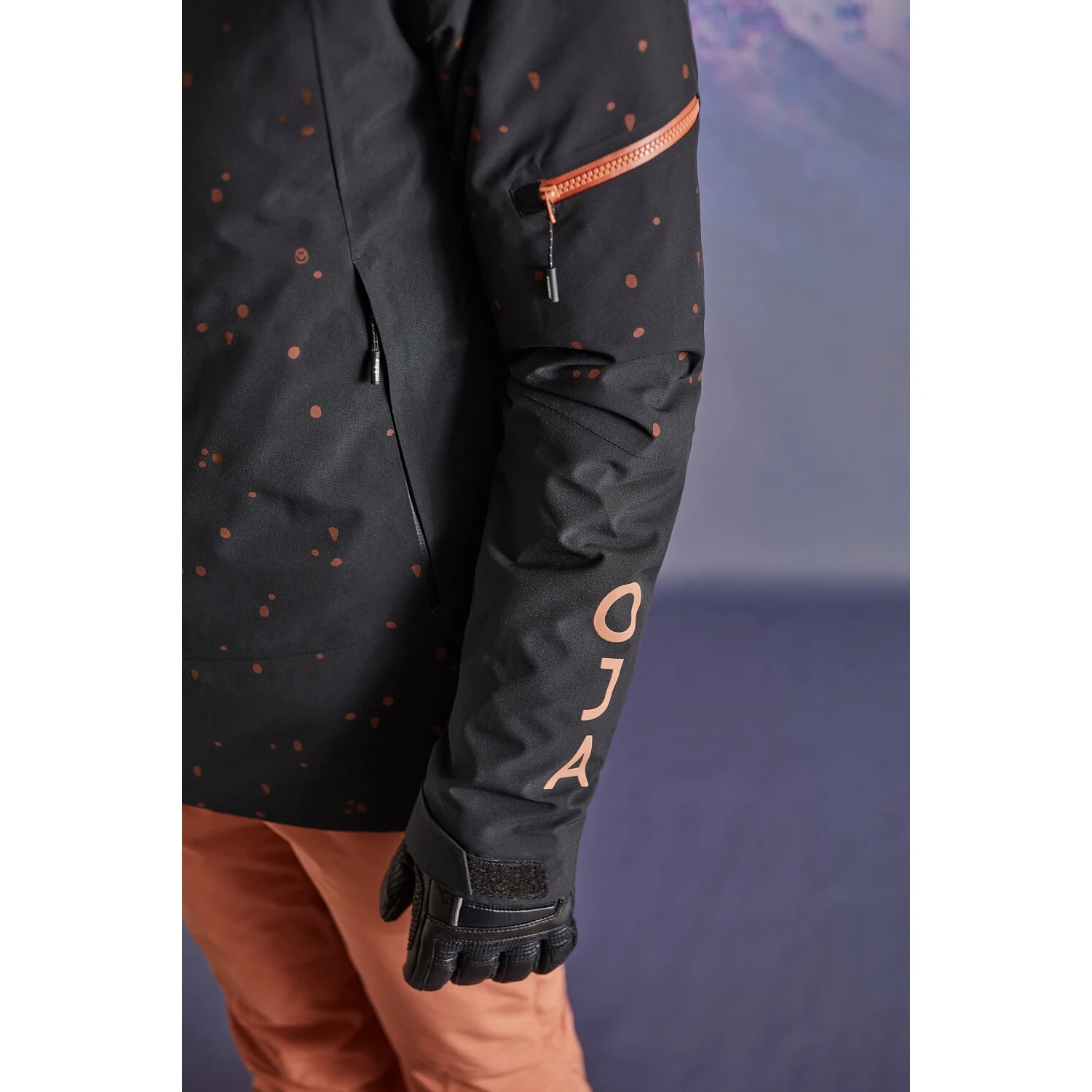 Maloja BuchfinkM. Women's Alpine Insulated Jacket - Moonless 0817 6 Maloja BuchfinkM. Women's Alpine Insulated Jacket - Moonless 0817 - Image 4