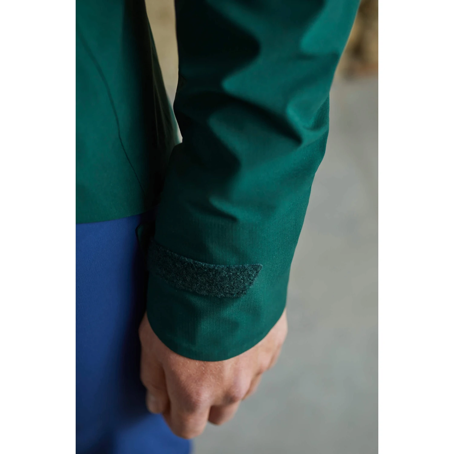 Maloja VeloU. Rain Roadbike Jacket - Midnight 8581 9 Maloja VeloU. Rain Roadbike Jacket - Midnight 8581 - Image 7