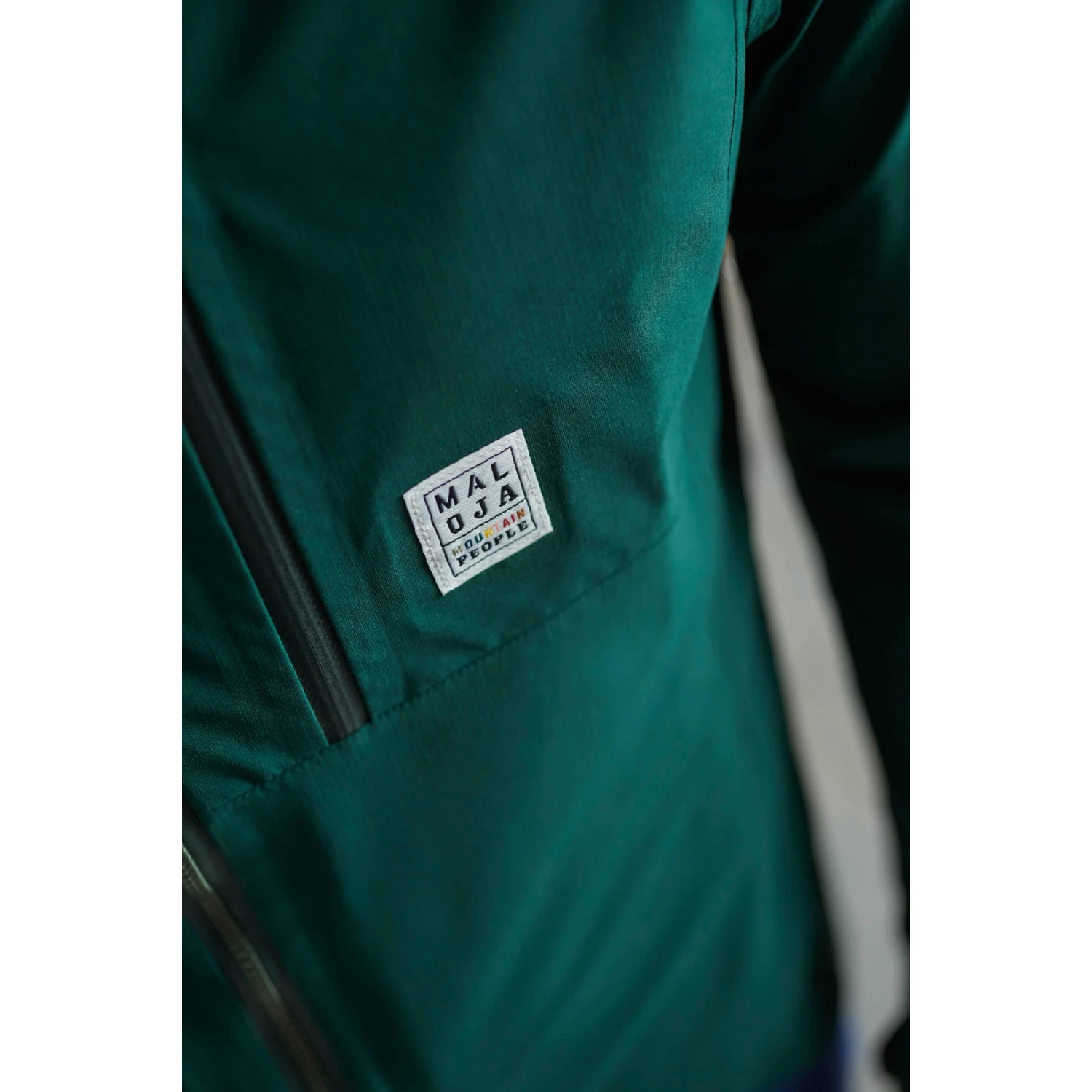 Maloja VeloU. Rain Roadbike Jacket - Midnight 8581 11 Maloja VeloU. Rain Roadbike Jacket - Midnight 8581 - Image 9